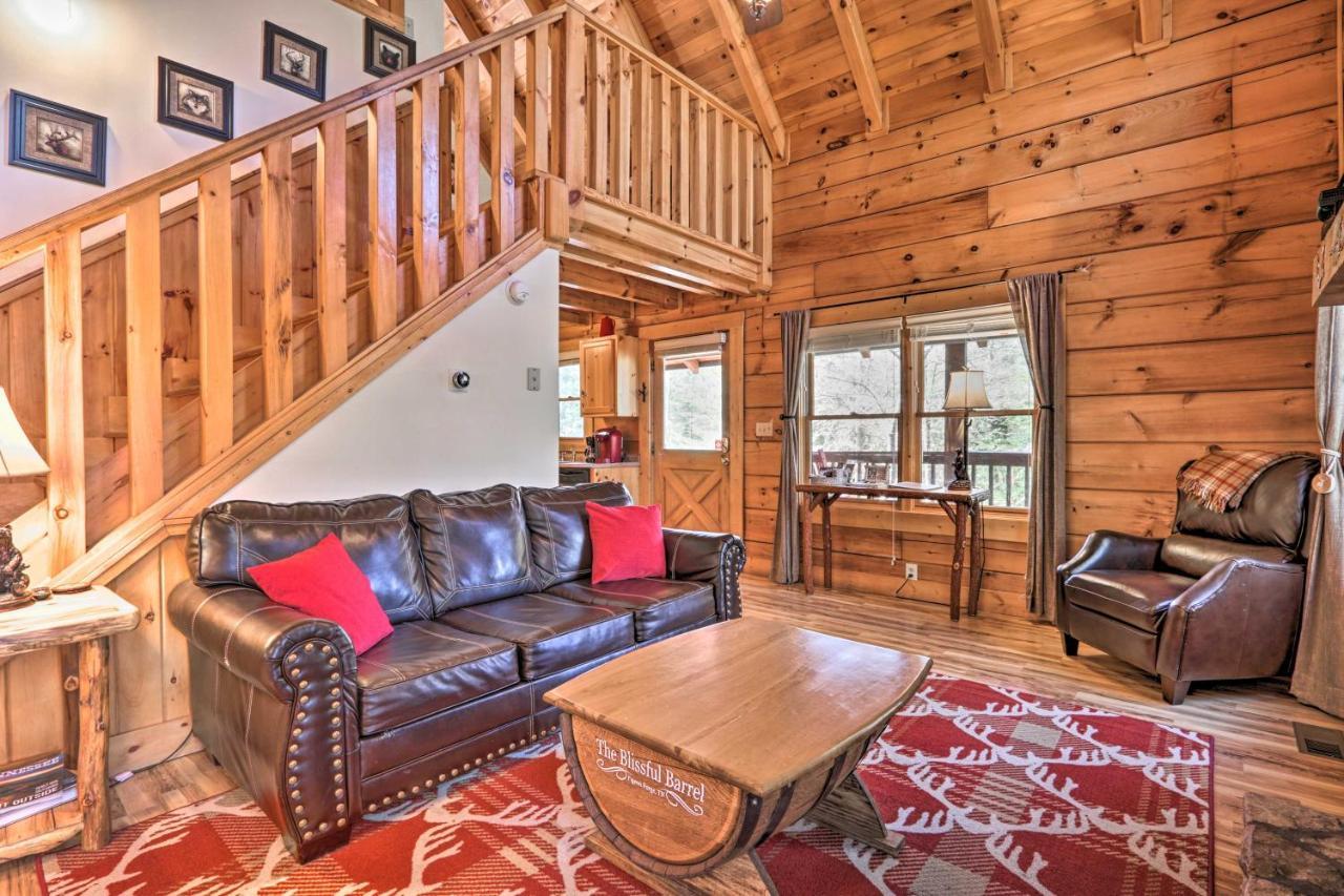 Cozy Cabin With Hot Tub In The Heart Of Pigeon Forge Villa Exteriör bild