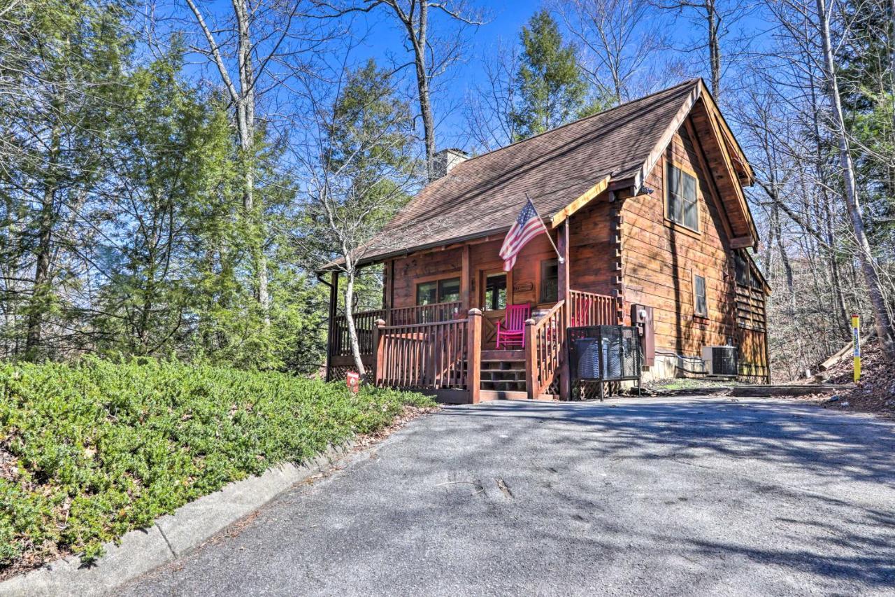 Cozy Cabin With Hot Tub In The Heart Of Pigeon Forge Villa Exteriör bild