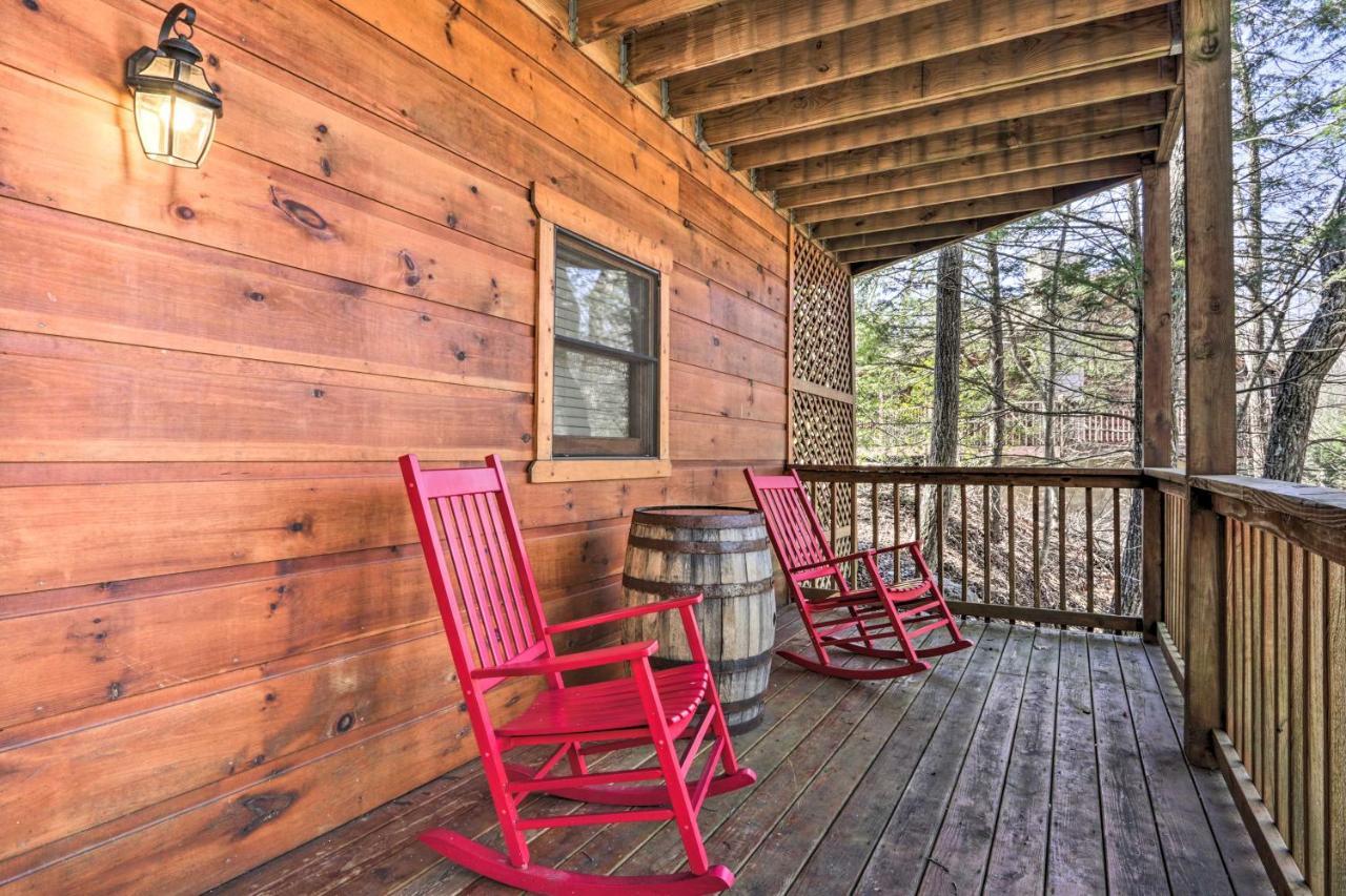 Cozy Cabin With Hot Tub In The Heart Of Pigeon Forge Villa Exteriör bild