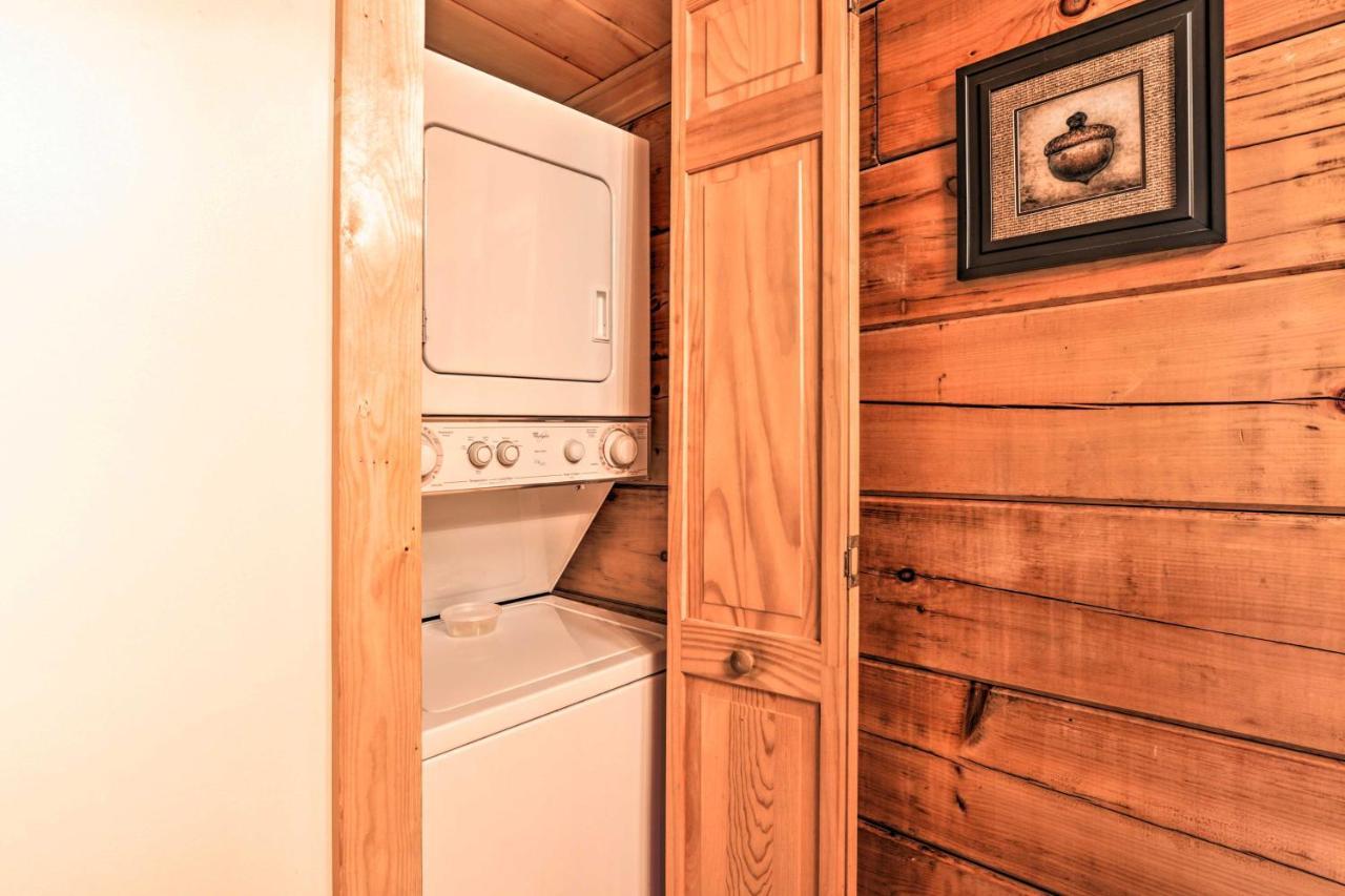 Cozy Cabin With Hot Tub In The Heart Of Pigeon Forge Villa Exteriör bild