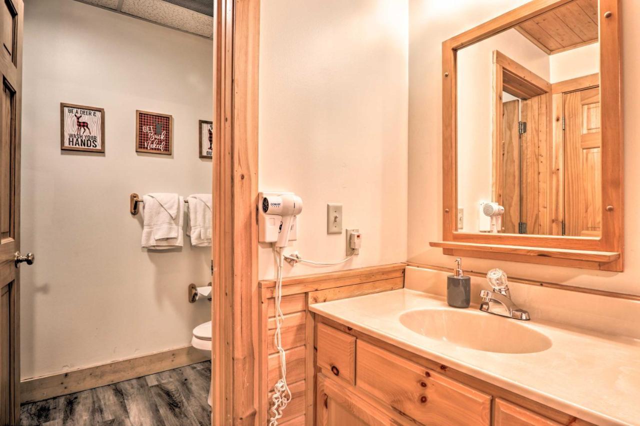 Cozy Cabin With Hot Tub In The Heart Of Pigeon Forge Villa Exteriör bild
